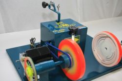 Máquina de Enrolar Linha  no Porta Linha